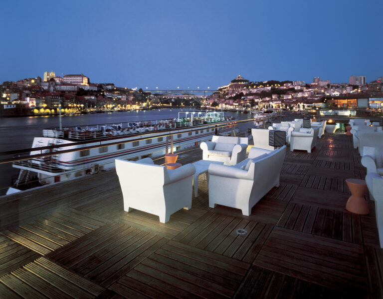 pn porto, gaia photo by rui morais de sousa